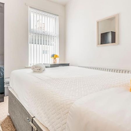 Home Near Anfield And Everton Fc With Free Parking Liverpool Buitenkant foto