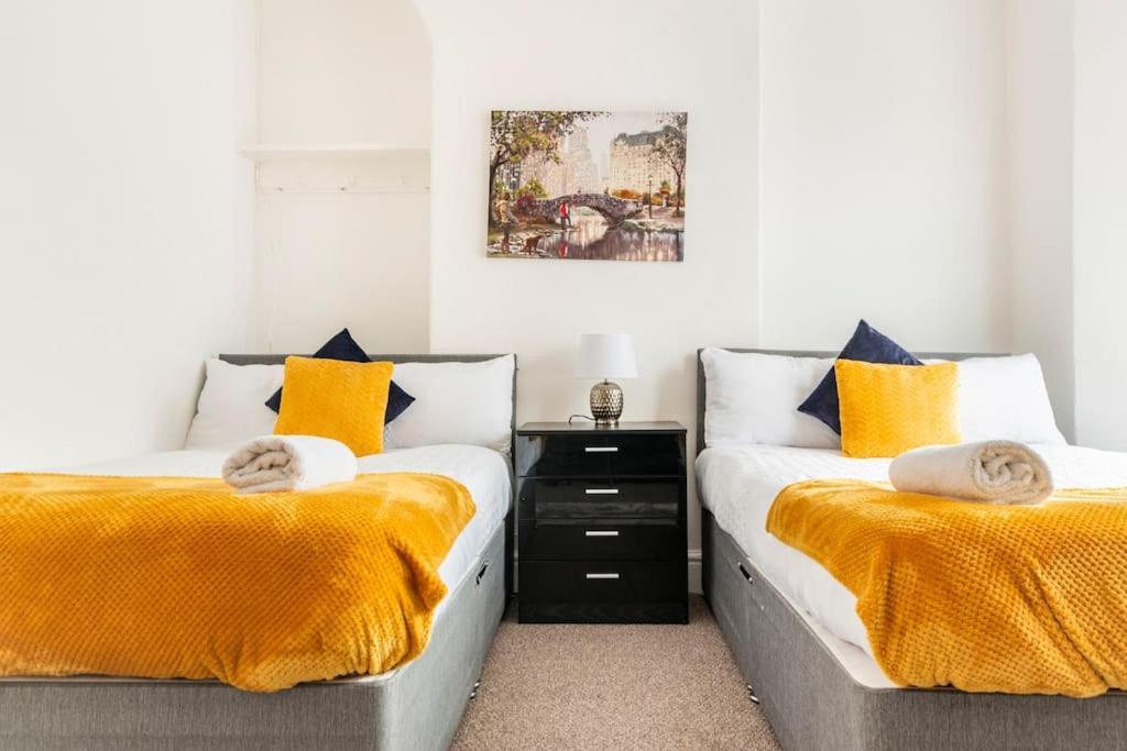 Home Near Anfield And Everton Fc With Free Parking Liverpool Buitenkant foto