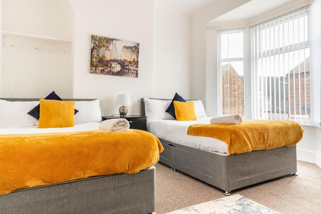 Home Near Anfield And Everton Fc With Free Parking Liverpool Buitenkant foto