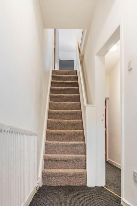 Home Near Anfield And Everton Fc With Free Parking Liverpool Buitenkant foto
