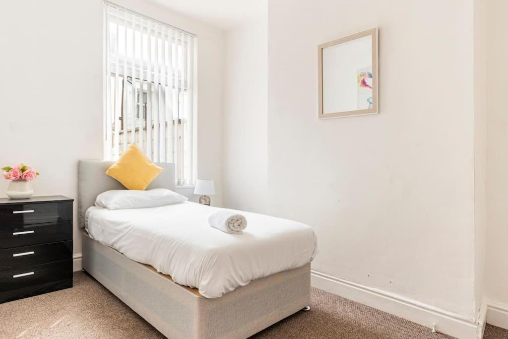 Home Near Anfield And Everton Fc With Free Parking Liverpool Buitenkant foto